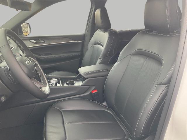 2025 Jeep Grand Cherokee L Vehicle Photo in Oshkosh, WI 54901