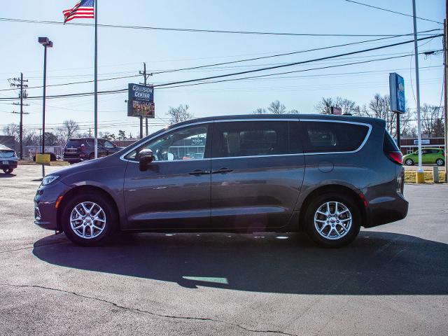 2023 Chrysler Pacifica Vehicle Photo in MADISON, IN 47250-1611
