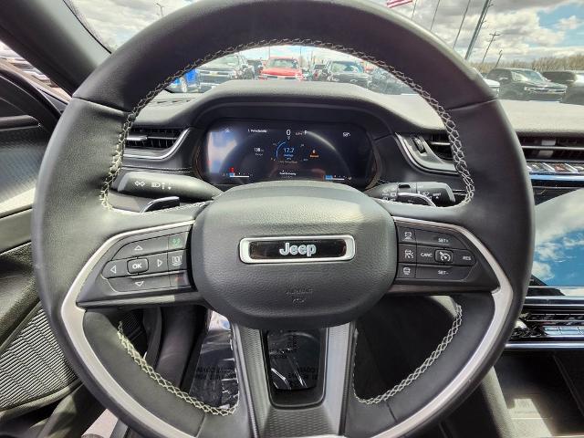 2023 Jeep Grand Cherokee L Vehicle Photo in GREEN BAY, WI 54304-5303