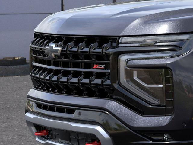 2025 Chevrolet Suburban Vehicle Photo in KANSAS CITY, MO 64114-4502