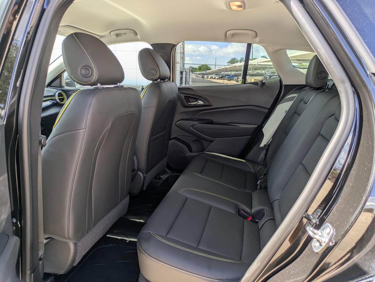 2025 Chevrolet Trax Vehicle Photo in SELMA, TX 78154-1460