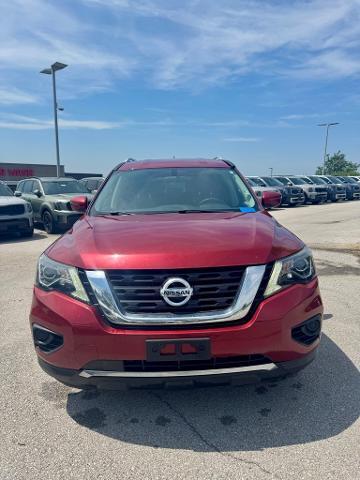 2017 Nissan Pathfinder Vehicle Photo in Lees Summit, MO 64086
