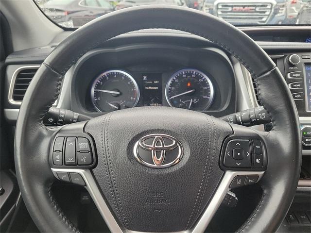 2019 Toyota Highlander Vehicle Photo in New Bloomfield, PA 17068