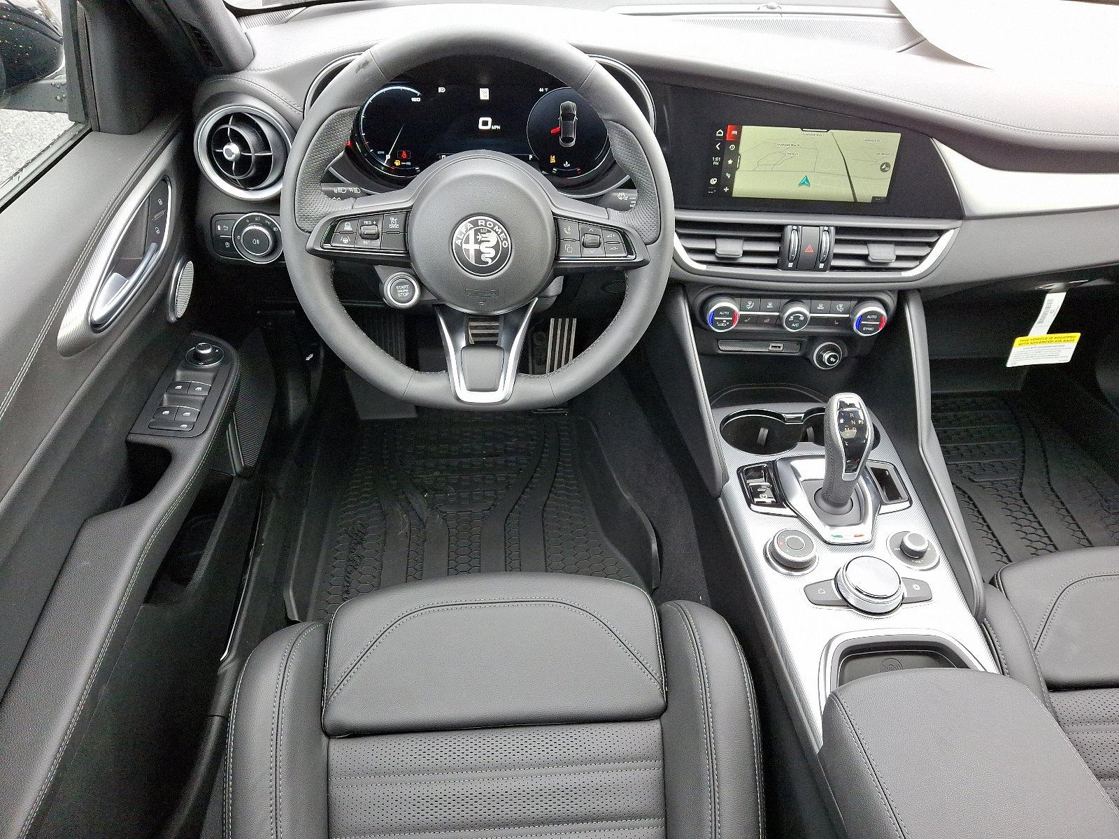 2025 Alfa Romeo Giulia Vehicle Photo in Mechanicsburg, PA 17050