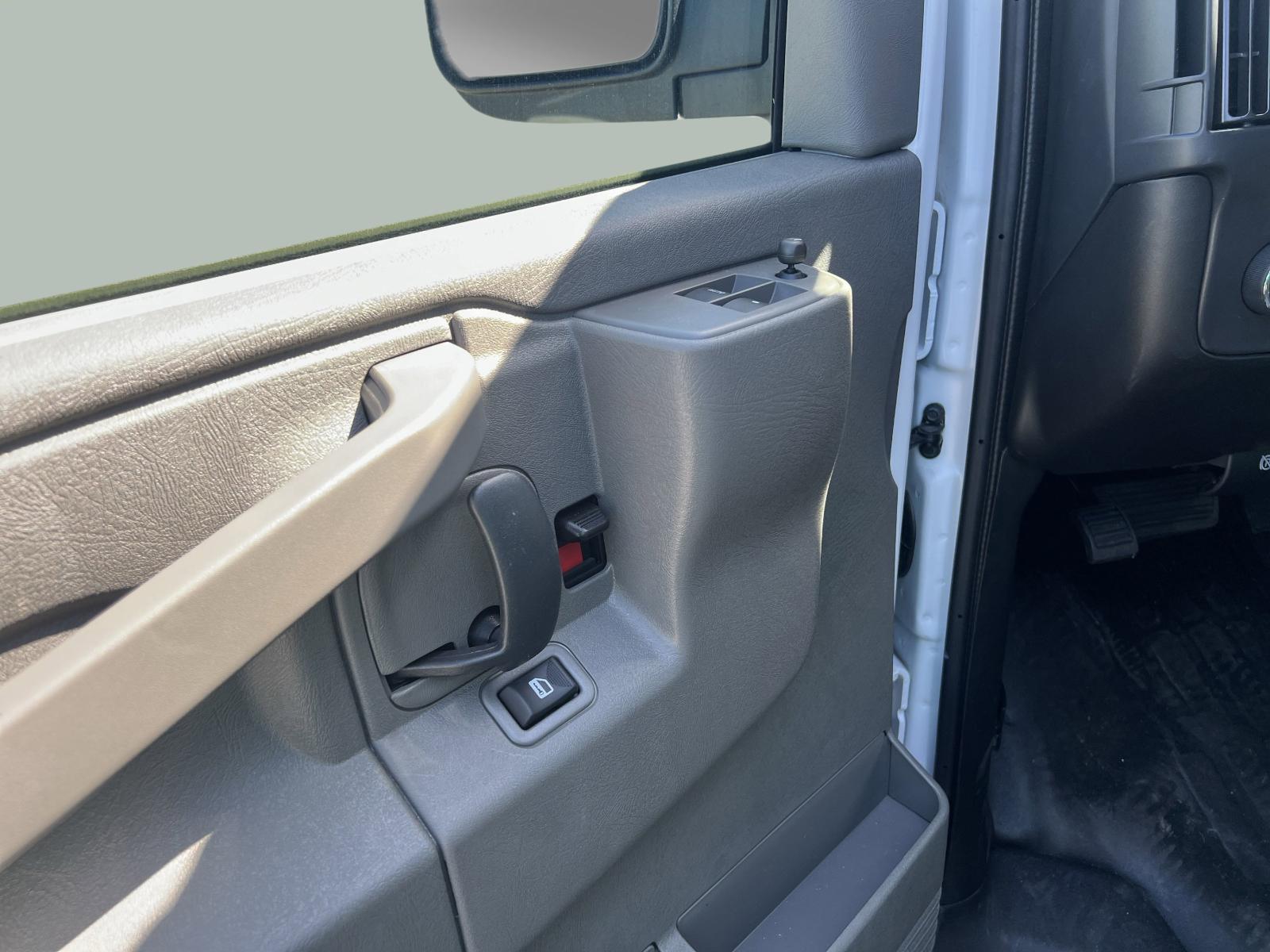 2025 Chevrolet Express Cargo 2500 Vehicle Photo in GEORGETOWN, TX 78626-7508