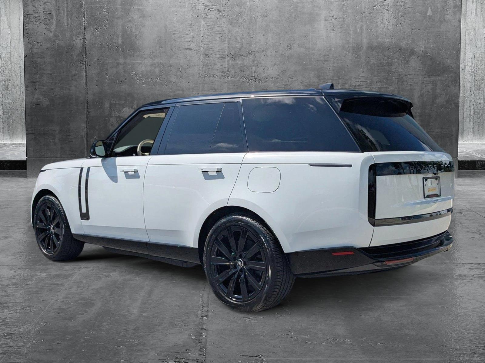 2025 Land Rover Range Rover Vehicle Photo in Pompano Beach, FL 33064