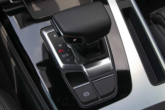 2024 Audi Q5 Vehicle Photo in SUGAR LAND, TX 77478