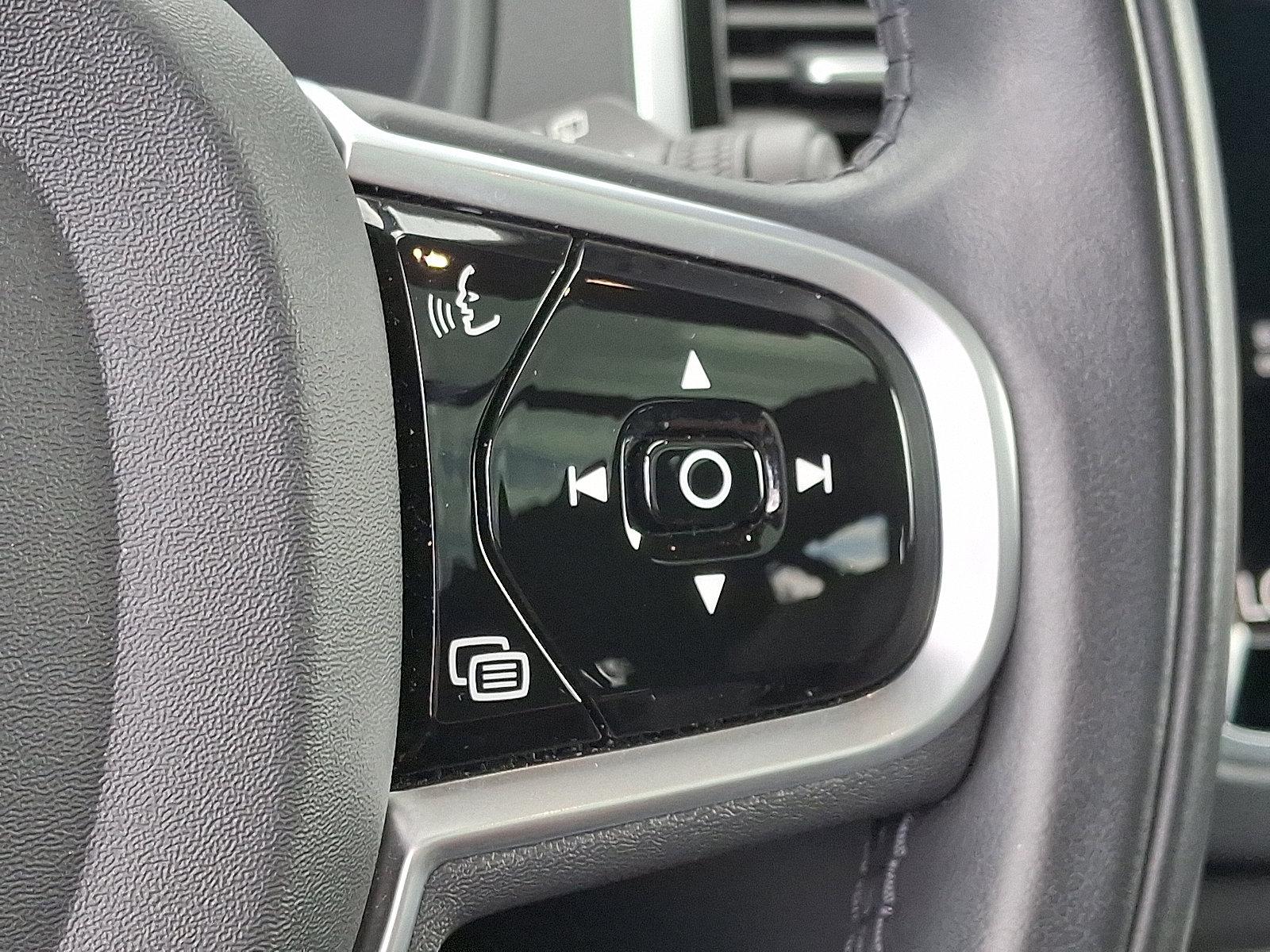 2022 Volvo XC90 Vehicle Photo in Trevose, PA 19053