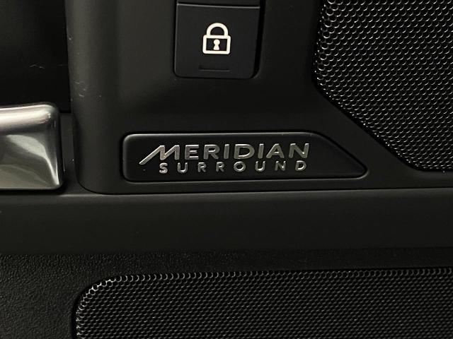 2025 Defender Vehicle Photo in Appleton, WI 54913