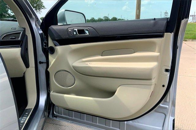 2019 Lincoln MKT Vehicle Photo in TOPEKA, KS 66609-0000
