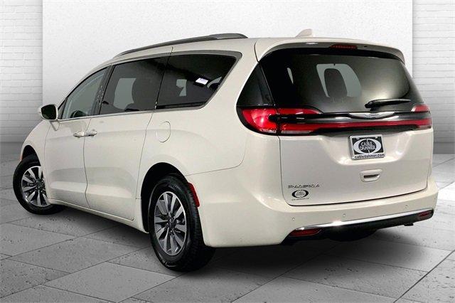 2021 Chrysler Pacifica Vehicle Photo in KANSAS CITY, MO 64114-4502