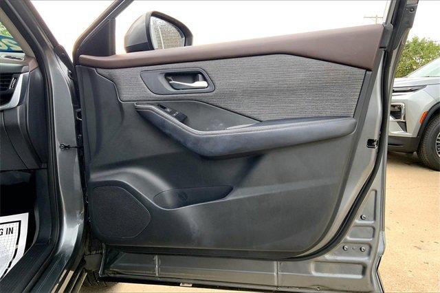2023 Nissan Rogue Vehicle Photo in KANSAS CITY, MO 64114-4502