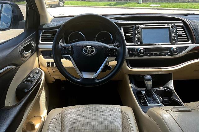 2016 Toyota Highlander Vehicle Photo in Houston, TX 77007