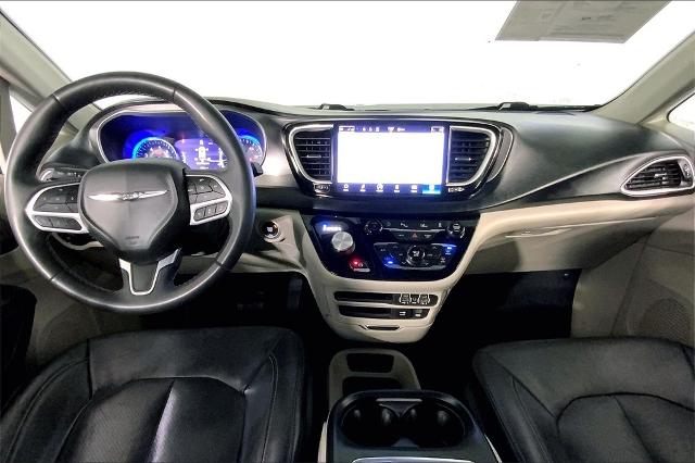 2022 Chrysler Pacifica Vehicle Photo in Kansas City, MO 64114