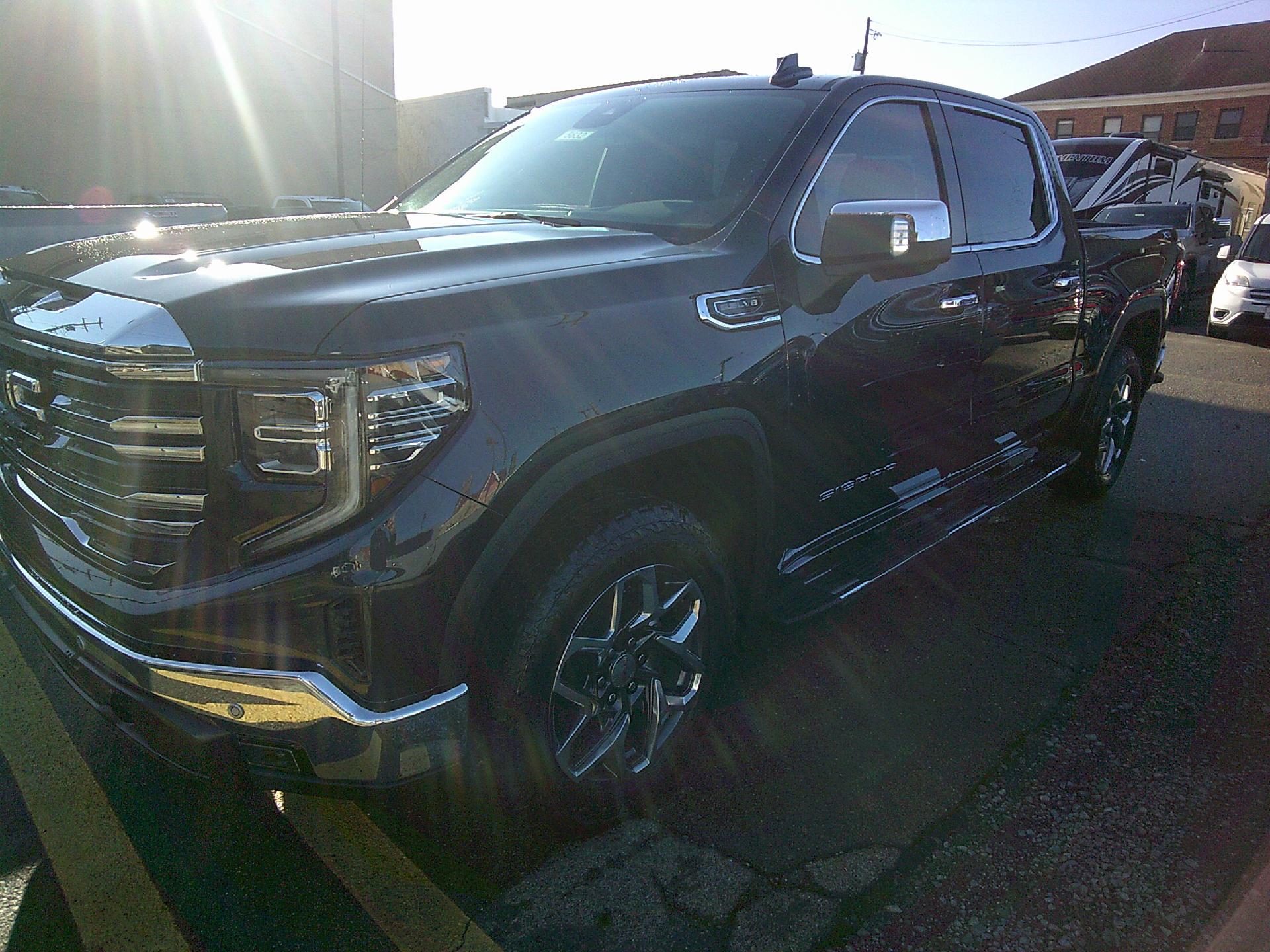 2025 GMC Sierra 1500 Vehicle Photo in KITTANNING, PA 16201-1536