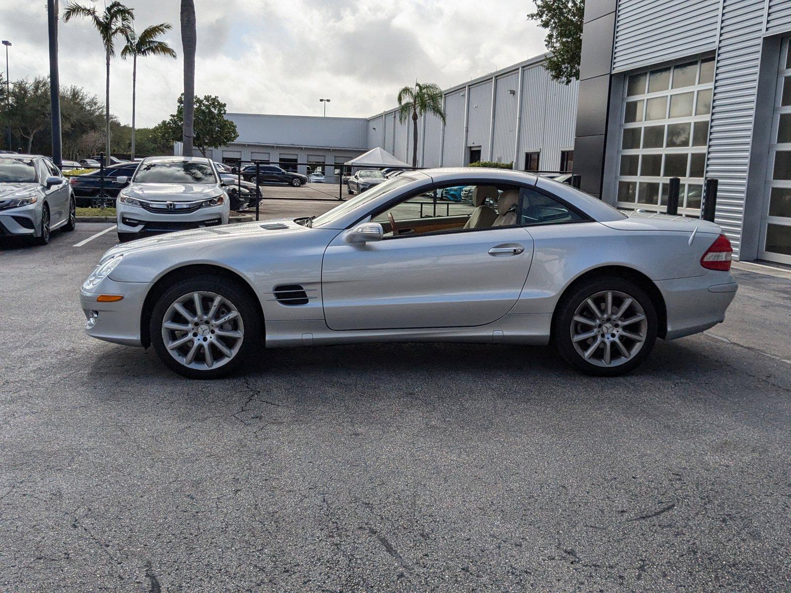 2007 Mercedes-Benz SL-Class Vehicle Photo in Pompano Beach, FL 33064