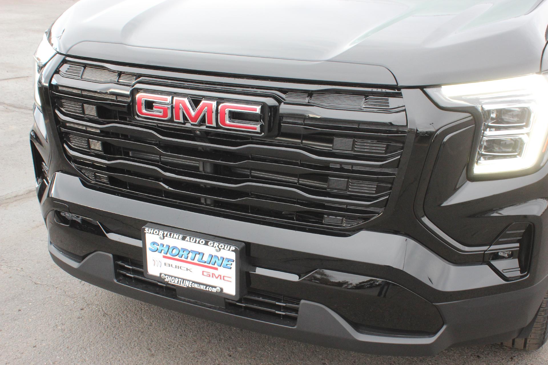 2025 GMC Terrain Vehicle Photo in AURORA, CO 80012-4011