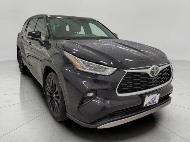 2022 Toyota Highlander Vehicle Photo in NEENAH, WI 54956-2243