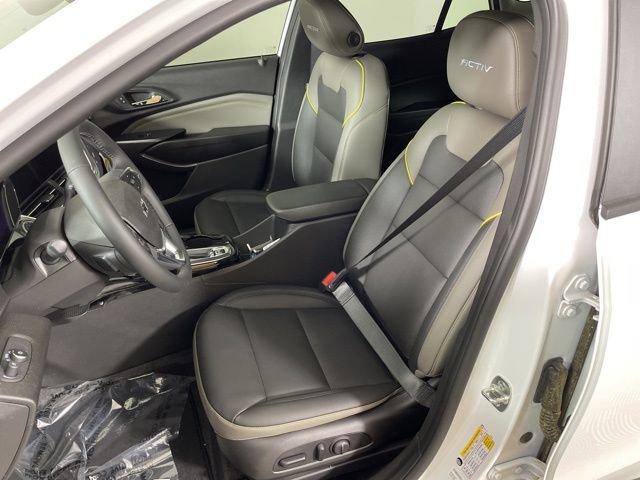 2025 Chevrolet Trax Vehicle Photo in PHOENIX, AZ 85014-3381