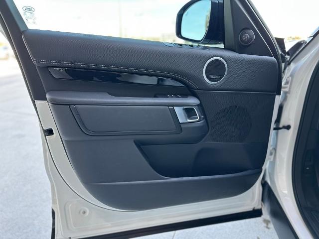 2023 Land Rover Discovery Vehicle Photo in San Antonio, TX 78230