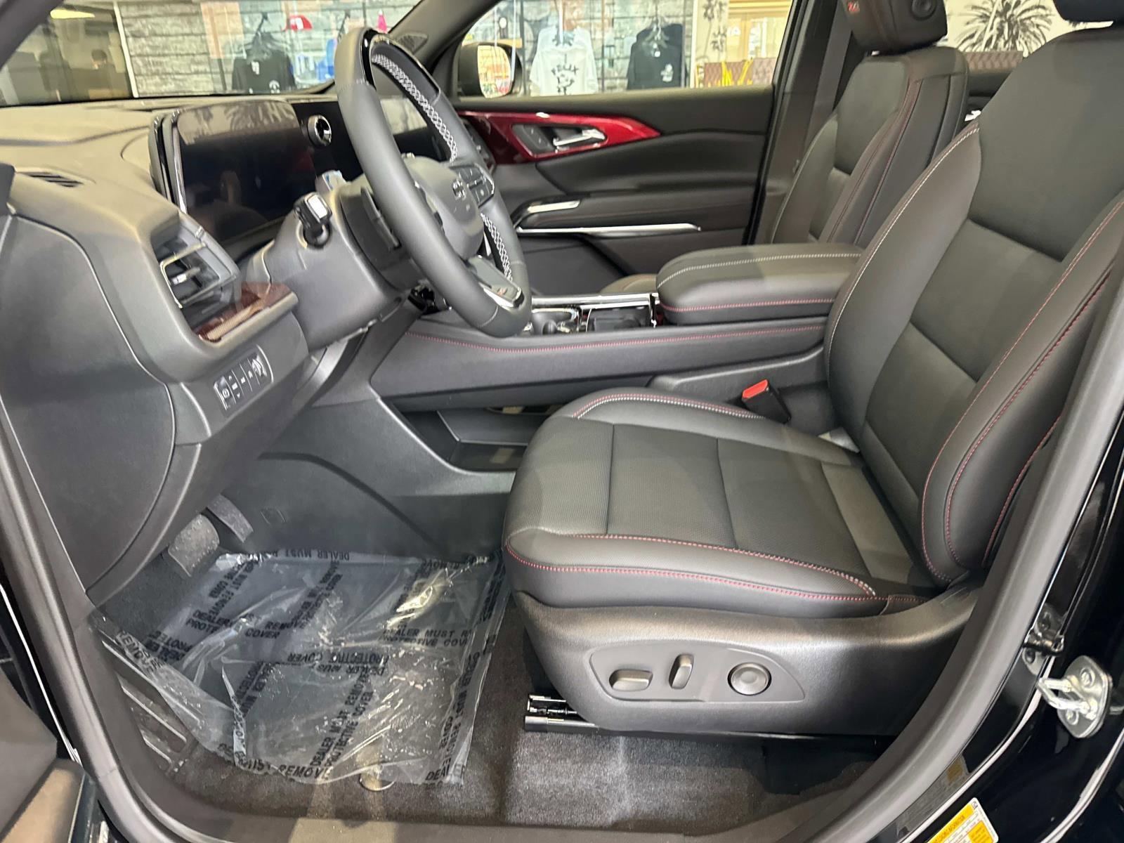 2025 Chevrolet Traverse Vehicle Photo in LOS ANGELES, CA 90007-3794