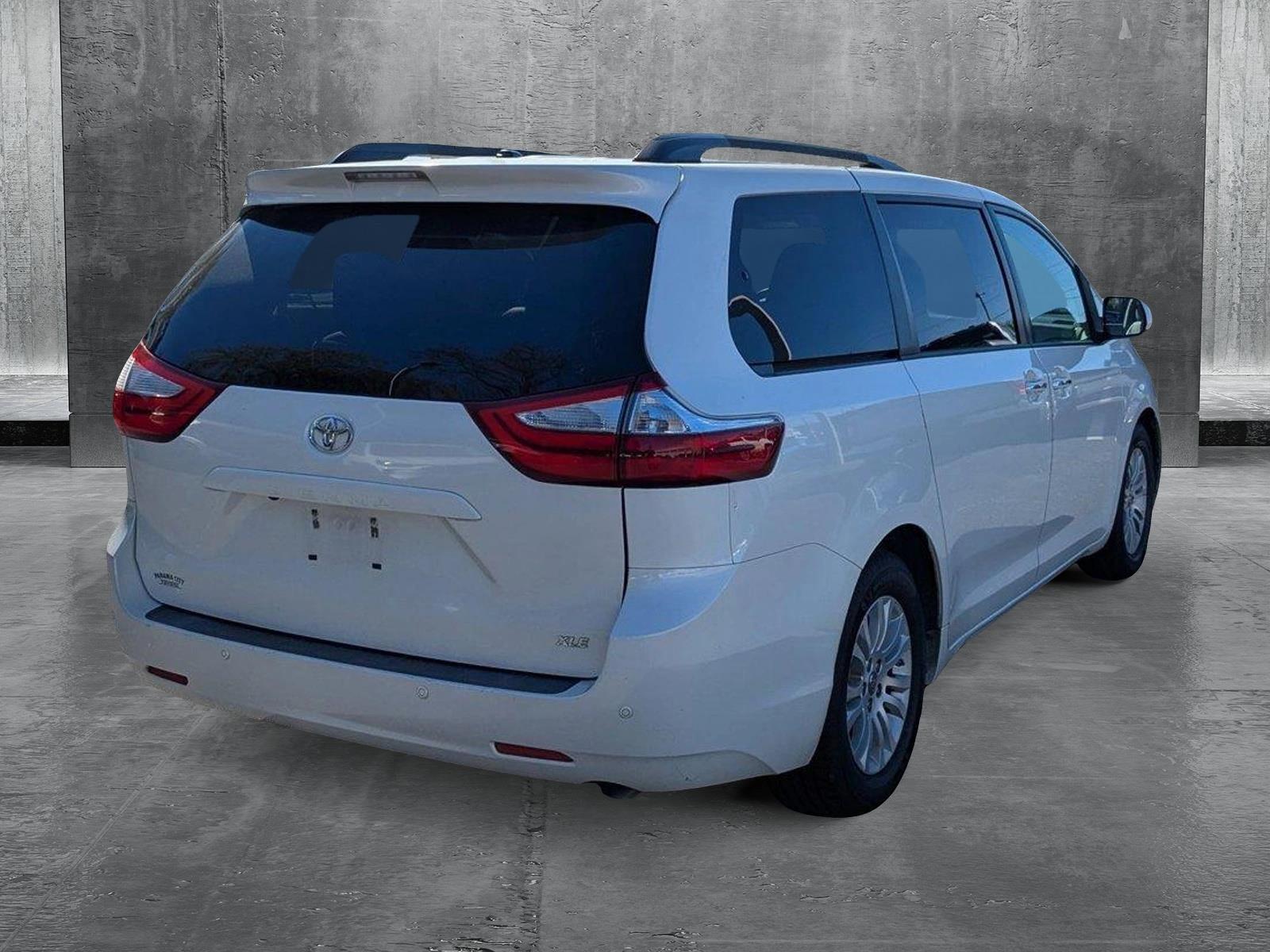 2017 Toyota Sienna Vehicle Photo in Panama City, FL 32401