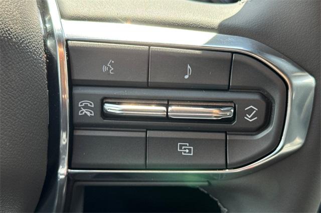 2025 GMC Canyon Vehicle Photo in ELK GROVE, CA 95757-8703