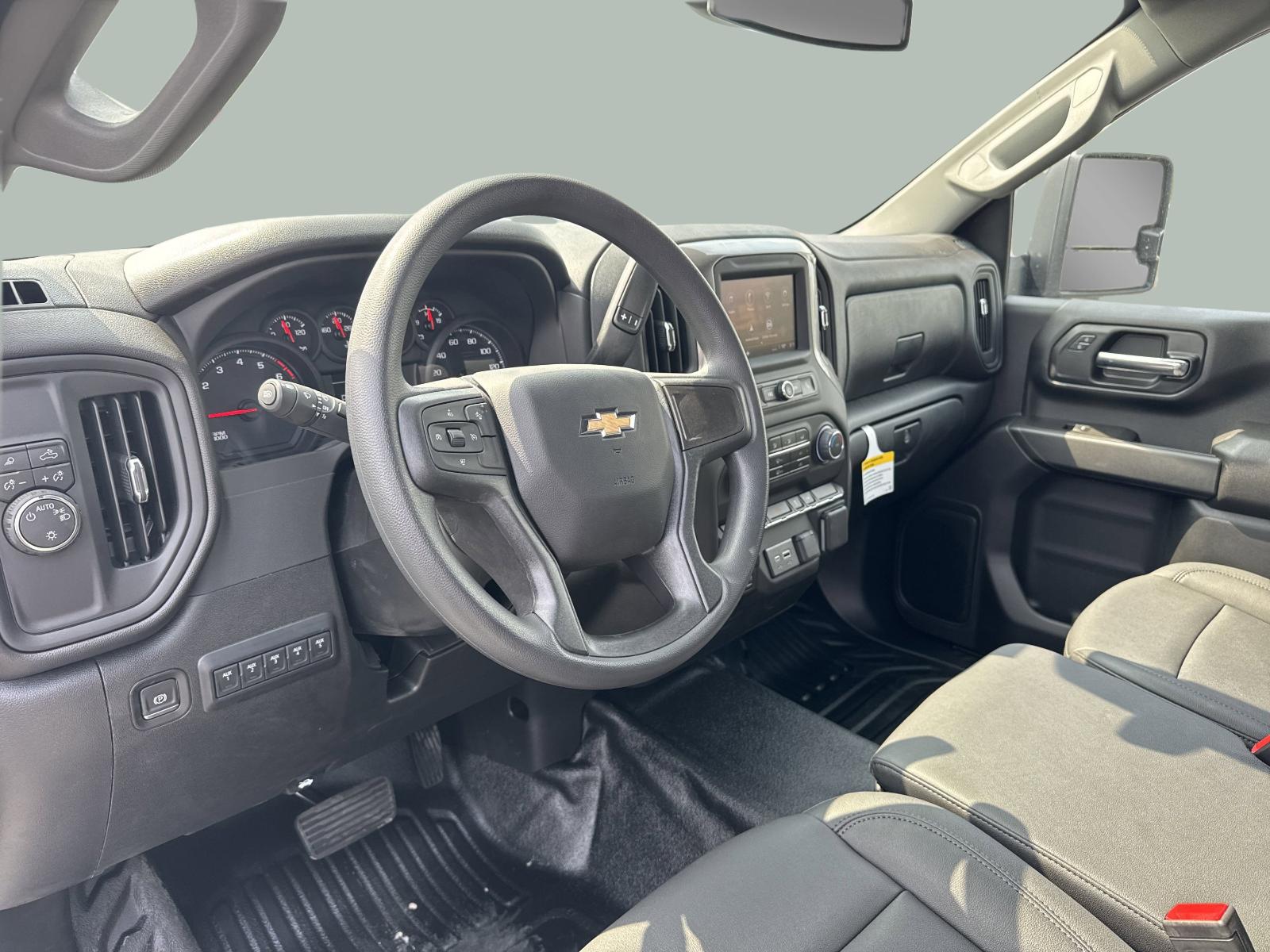 2025 Chevrolet Silverado 3500 HD Chassis Cab Vehicle Photo in GEORGETOWN, TX 78626-7508