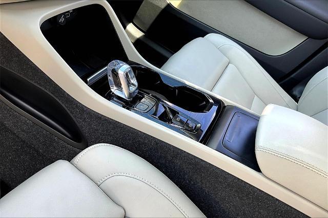 2025 Volvo XC40 Vehicle Photo in Houston, TX 77007