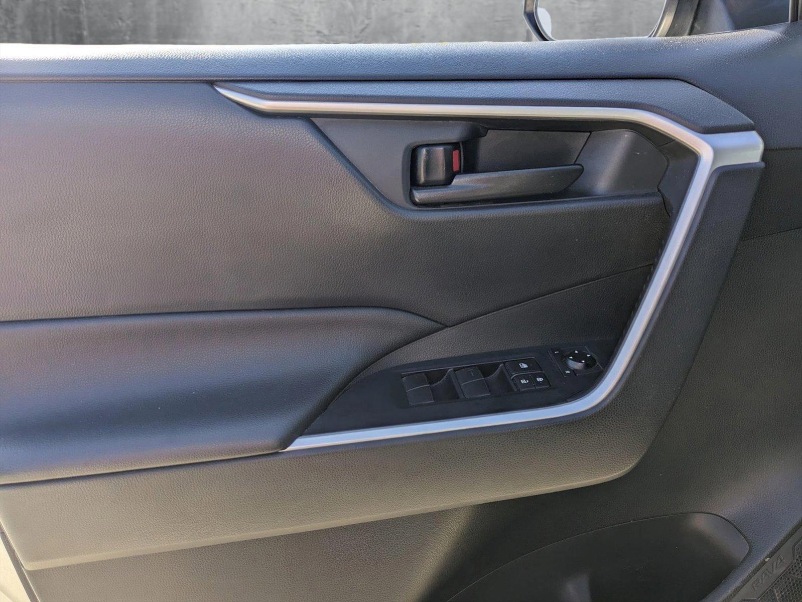 2020 Toyota RAV4 Vehicle Photo in Winter Park, FL 32792