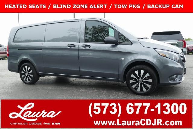 Blind Cargo Car Blind Cargo Car