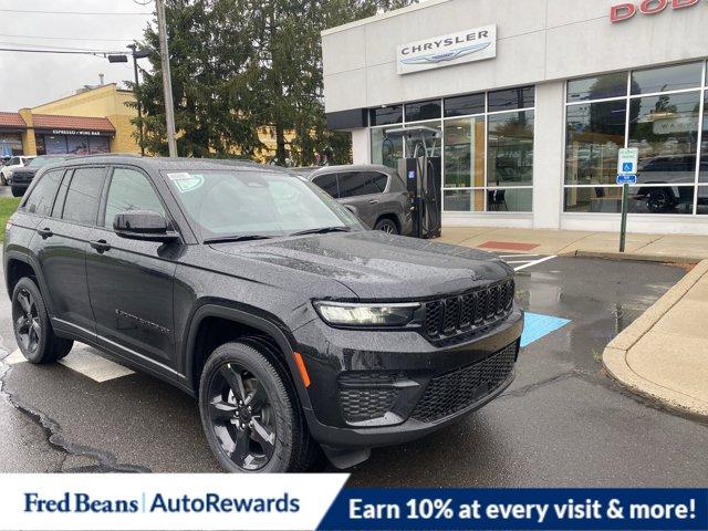 2025 Jeep Grand Cherokee Vehicle Photo in Doylsetown, PA 18901