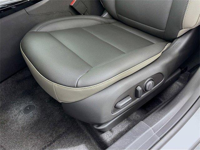 2025 Chevrolet Trax Vehicle Photo in PUYALLUP, WA 98371-4149