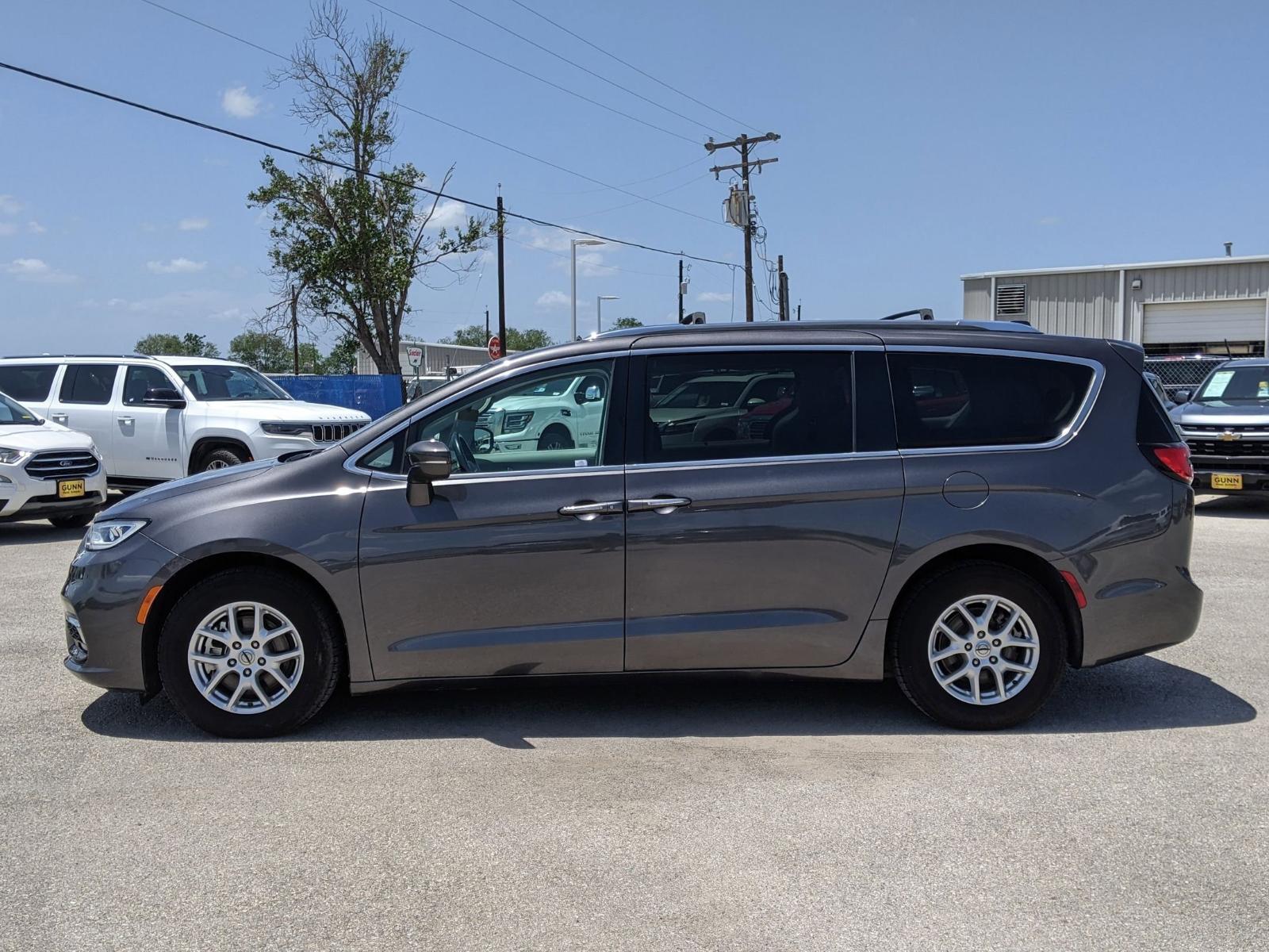 2021 Chrysler Pacifica Vehicle Photo in Seguin, TX 78155