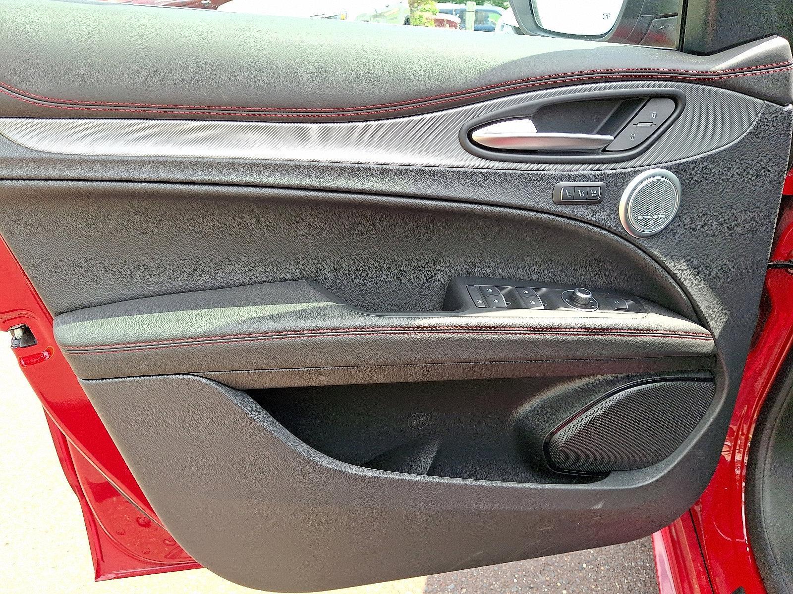 2025 Alfa Romeo Stelvio Vehicle Photo in Willow Grove, PA 19090