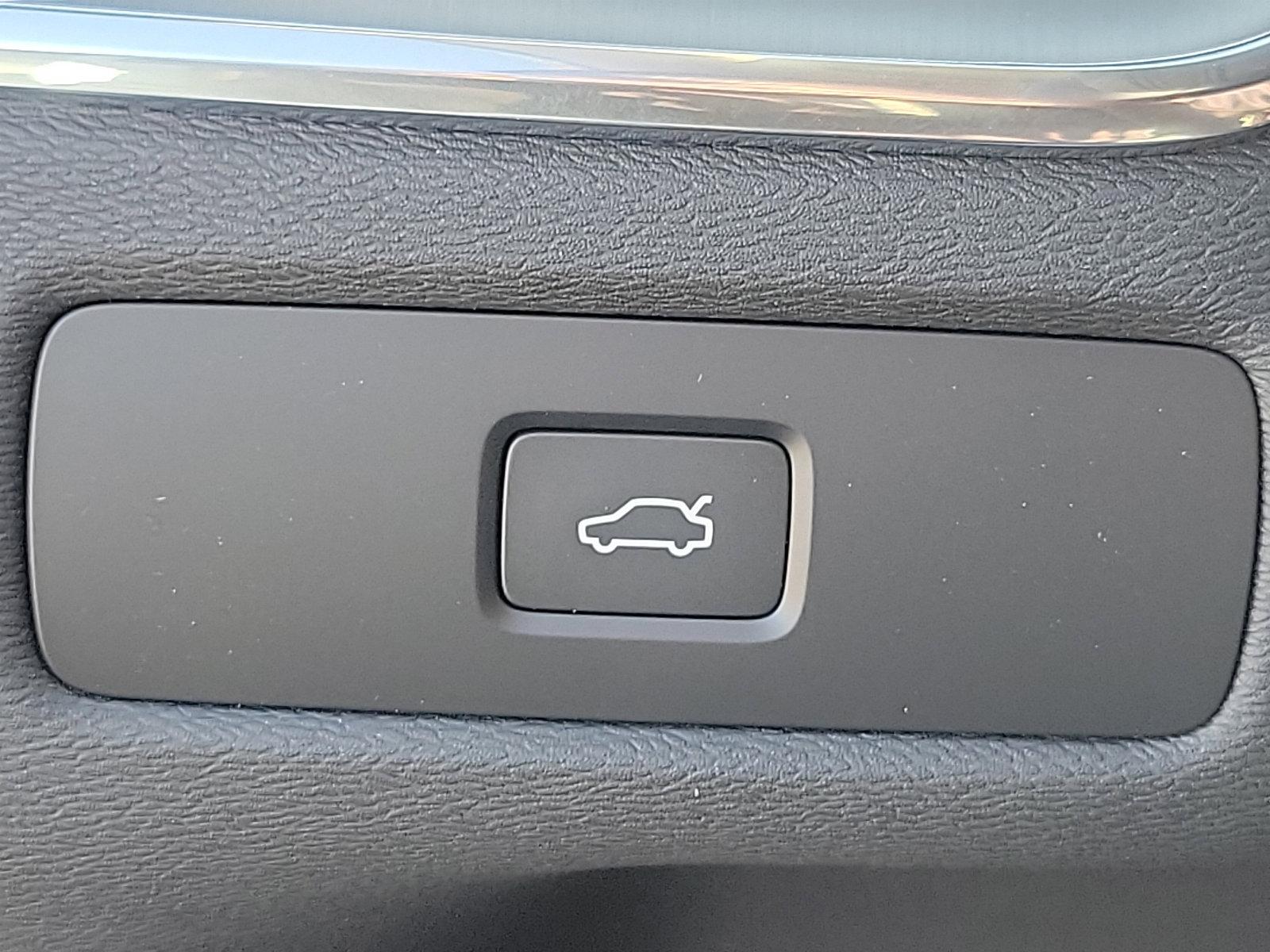 2025 Volvo XC60 Vehicle Photo in Trevose, PA 19053