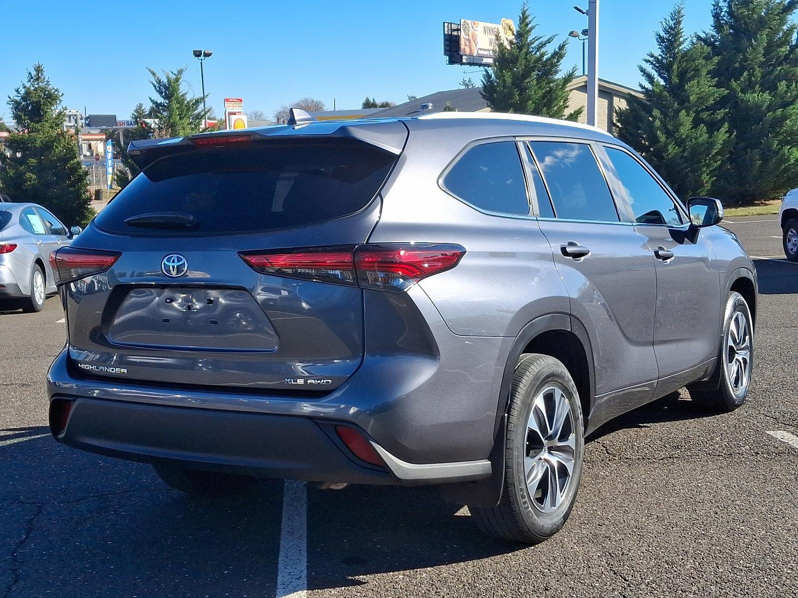 2023 Toyota Highlander Vehicle Photo in Trevose, PA 19053