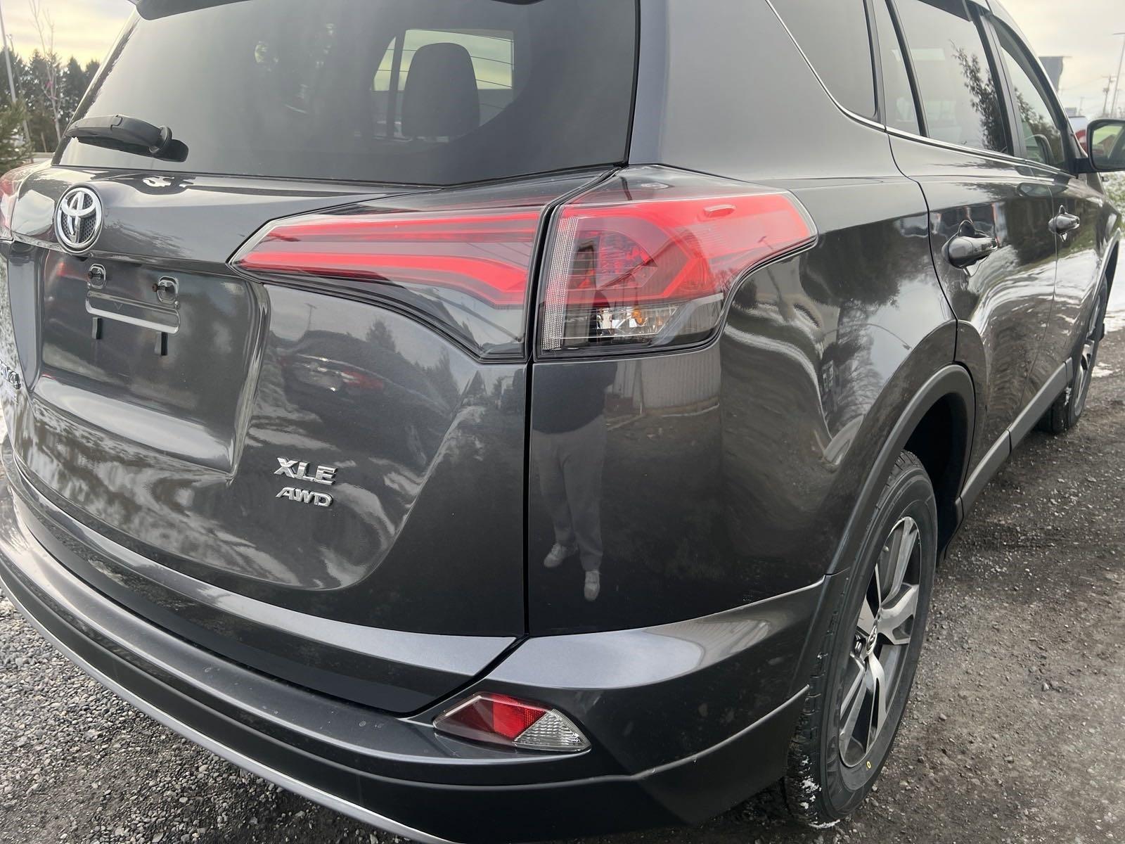2017 Toyota RAV4 Vehicle Photo in Mechanicsburg, PA 17050-1707