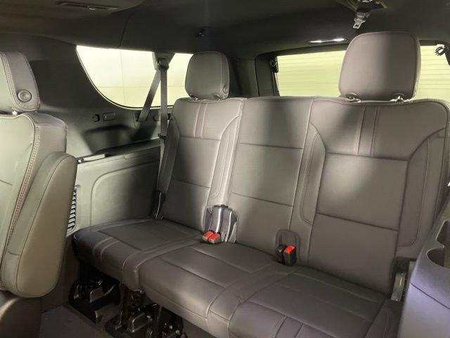 2025 Chevrolet Suburban Vehicle Photo in PHOENIX, AZ 85014-3381