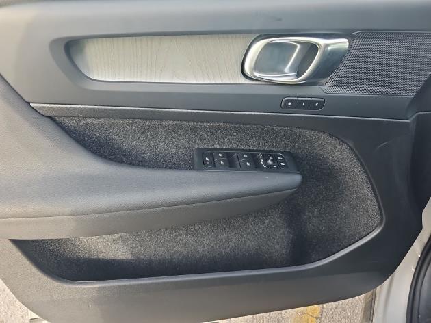 2025 Volvo XC40 Vehicle Photo in Houston, TX 77007