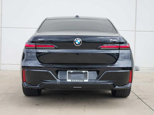 2024 BMW 740i xDrive Vehicle Photo in PLANO, TX 75024