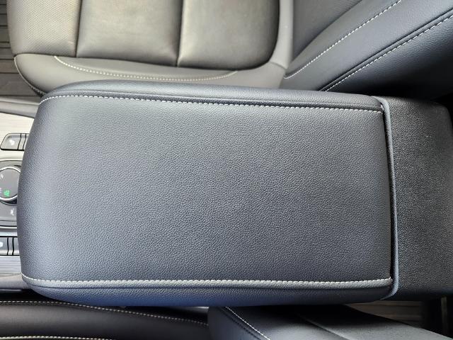 2023 GMC Acadia Vehicle Photo in GREEN BAY, WI 54304-5303