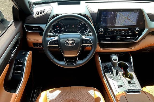 2022 Toyota Highlander Vehicle Photo in Tulsa, OK 74145