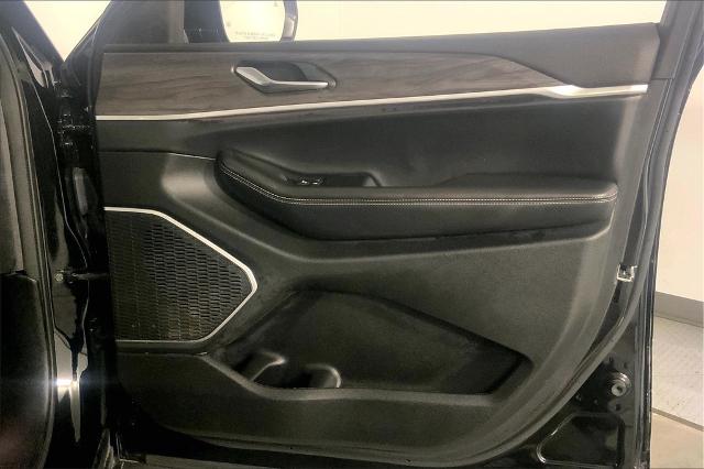 2021 Jeep Grand Cherokee L Vehicle Photo in Kansas City, MO 64114