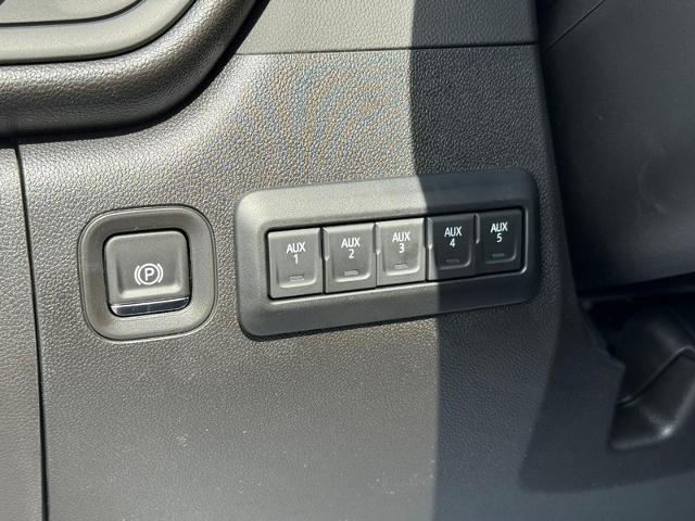 2025 GMC Sierra 2500 HD Vehicle Photo in COLUMBIA, MO 65203-3903