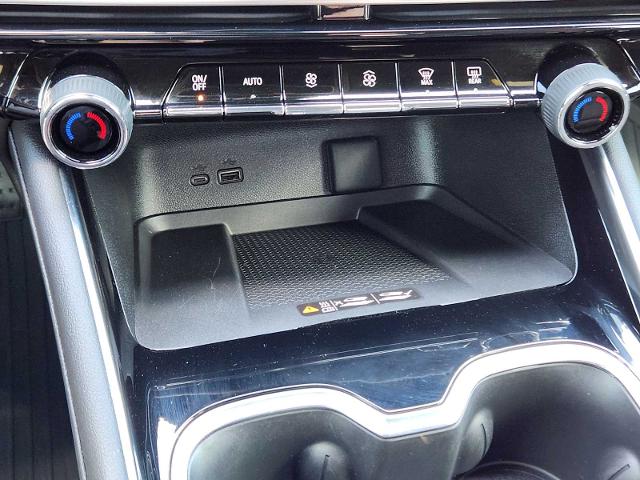 2024 Chevrolet Traverse Vehicle Photo in DENTON, TX 76210-9321