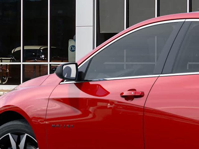 2025 Chevrolet Malibu Vehicle Photo in MOON TOWNSHIP, PA 15108-2571