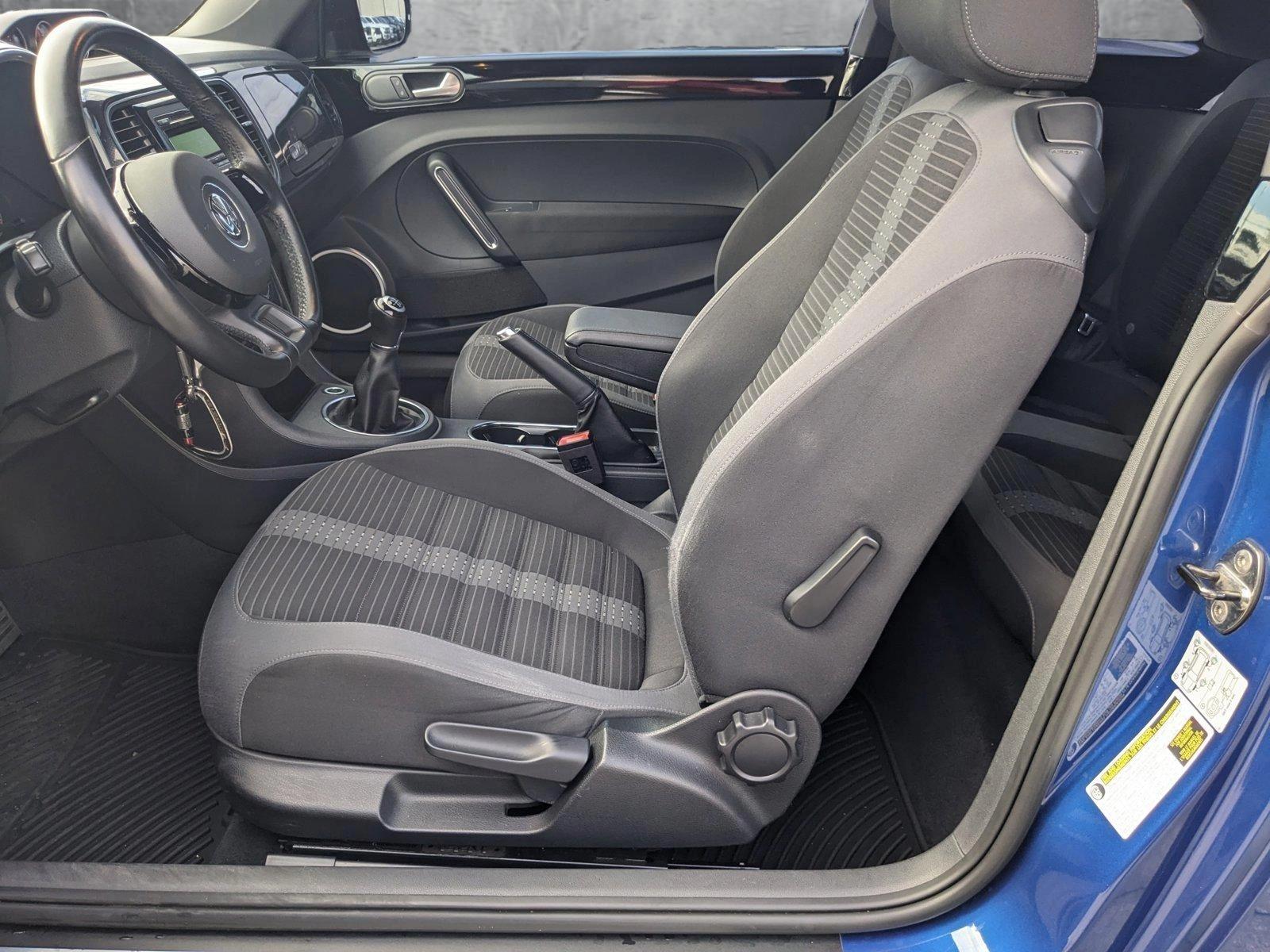 2012 Volkswagen Beetle Vehicle Photo in MIAMI, FL 33172-3015