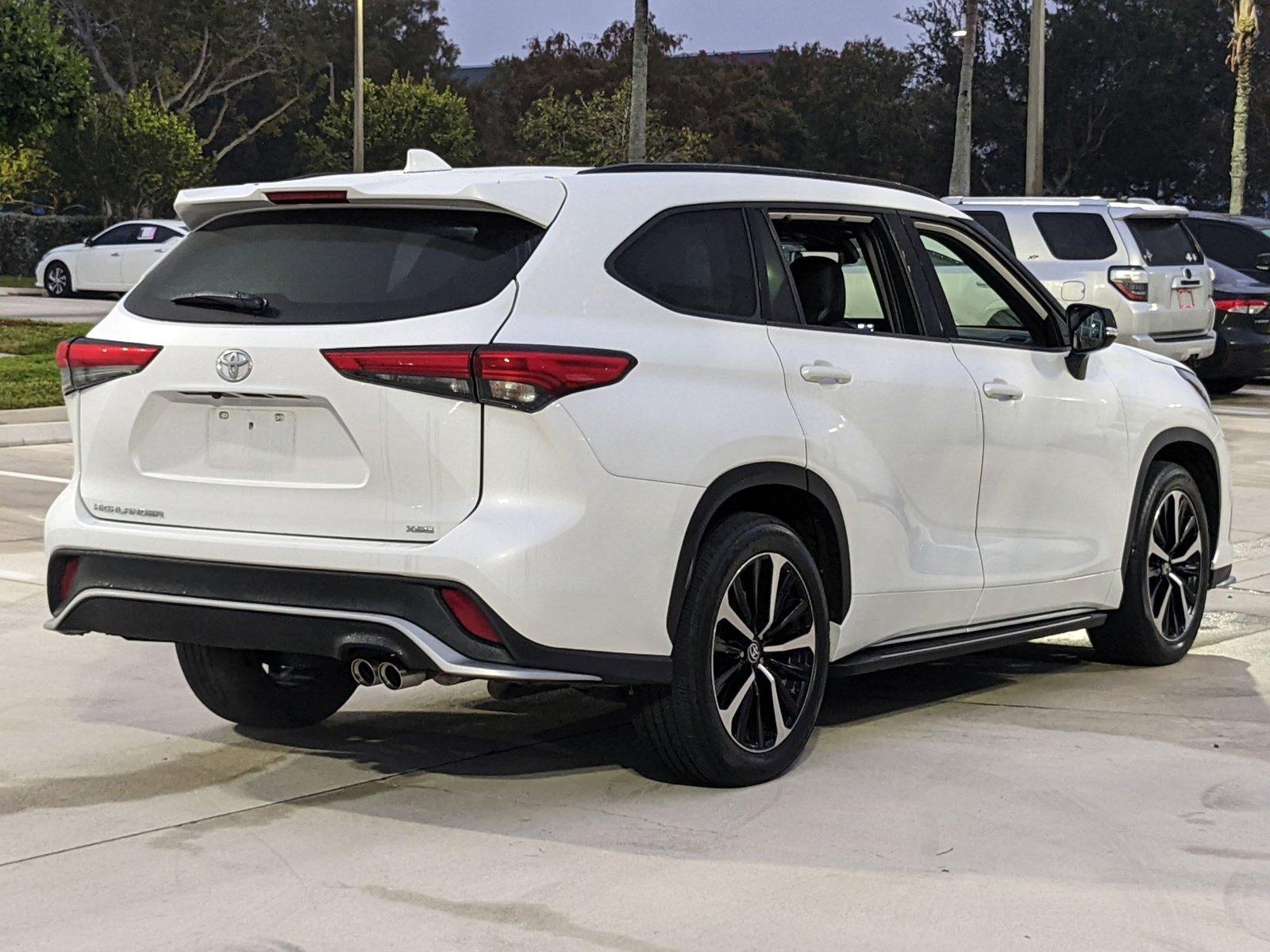 2022 Toyota Highlander Vehicle Photo in Davie, FL 33331