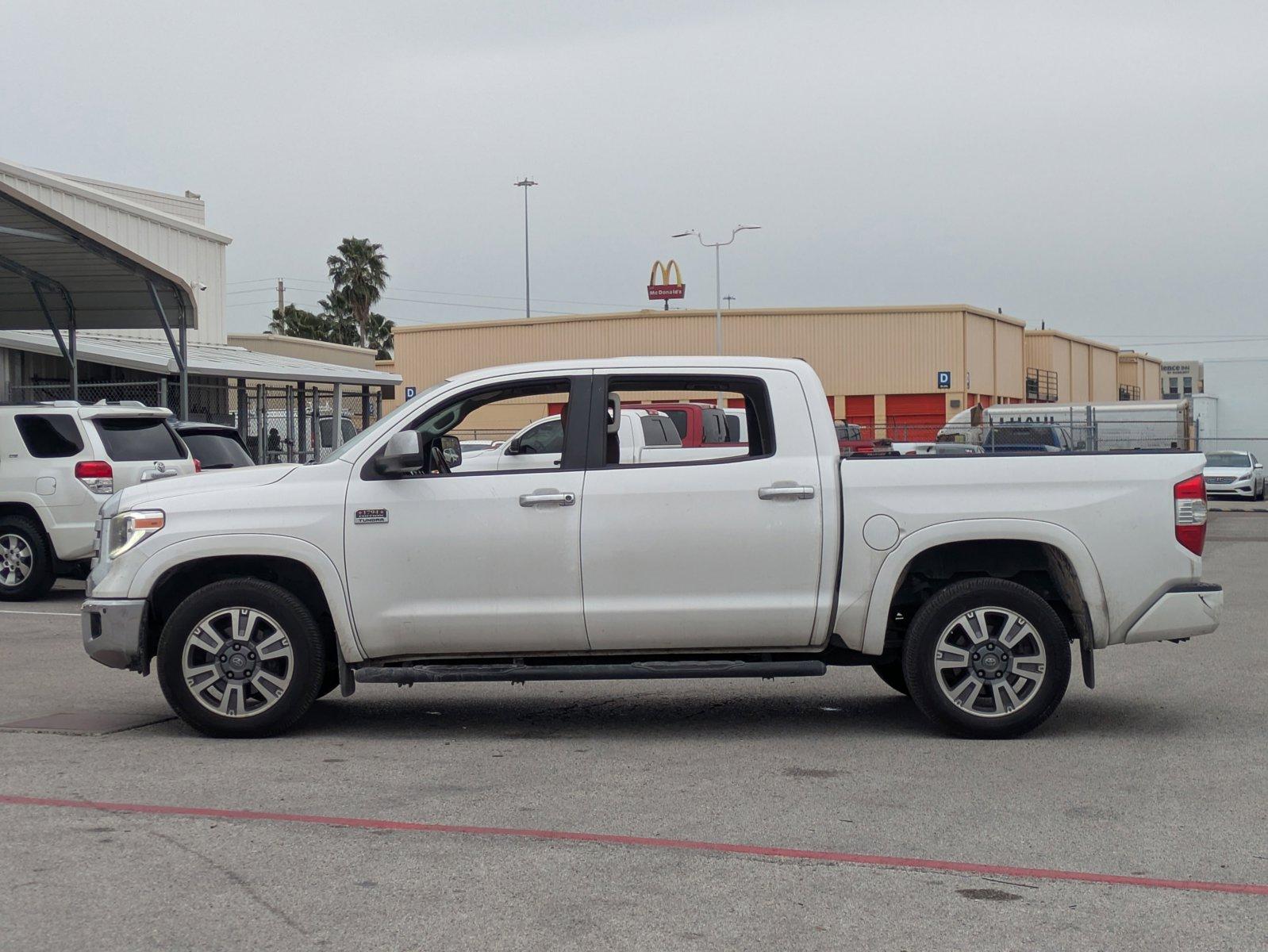 2019 Toyota Tundra 2WD Vehicle Photo in Corpus Christi, TX 78415